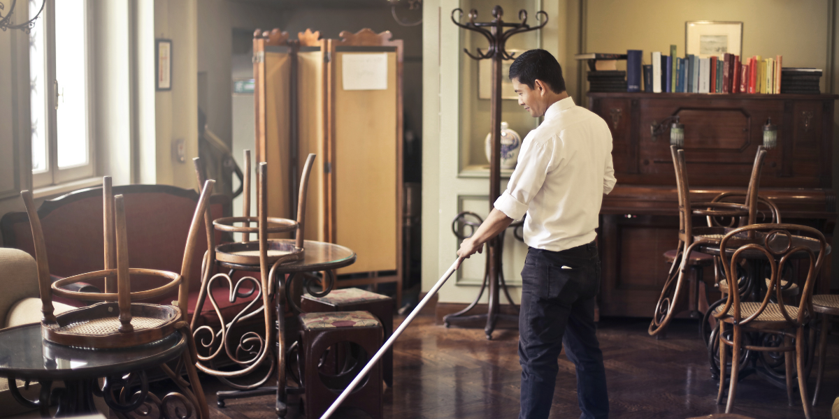 Office vs. Restaurant: Tailoring Commercial Cleaning to Your Business Type